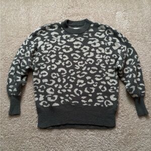 Aerie Oversized Gray Leopard Print Sweater Size XS